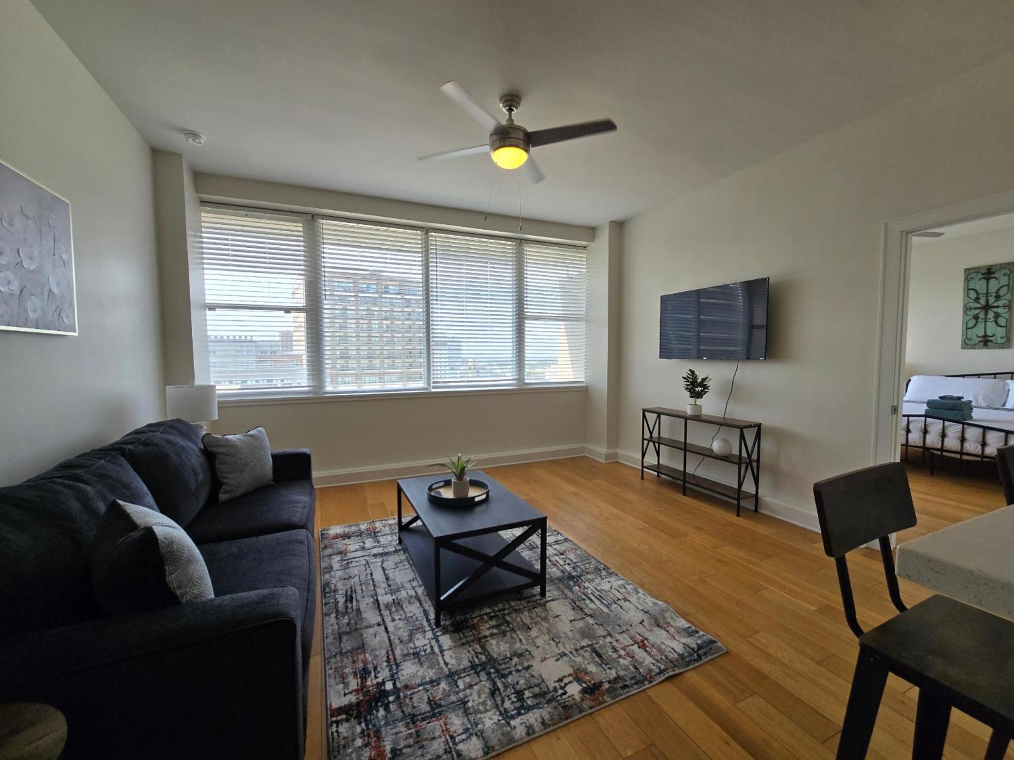 Amazing Condos Beautiful View 2 Blocks To French Quarter, Small Rooftop Pool, Gym, Seanger Theater, Super Dome, And Bourbon St New Orleans Bilik gambar