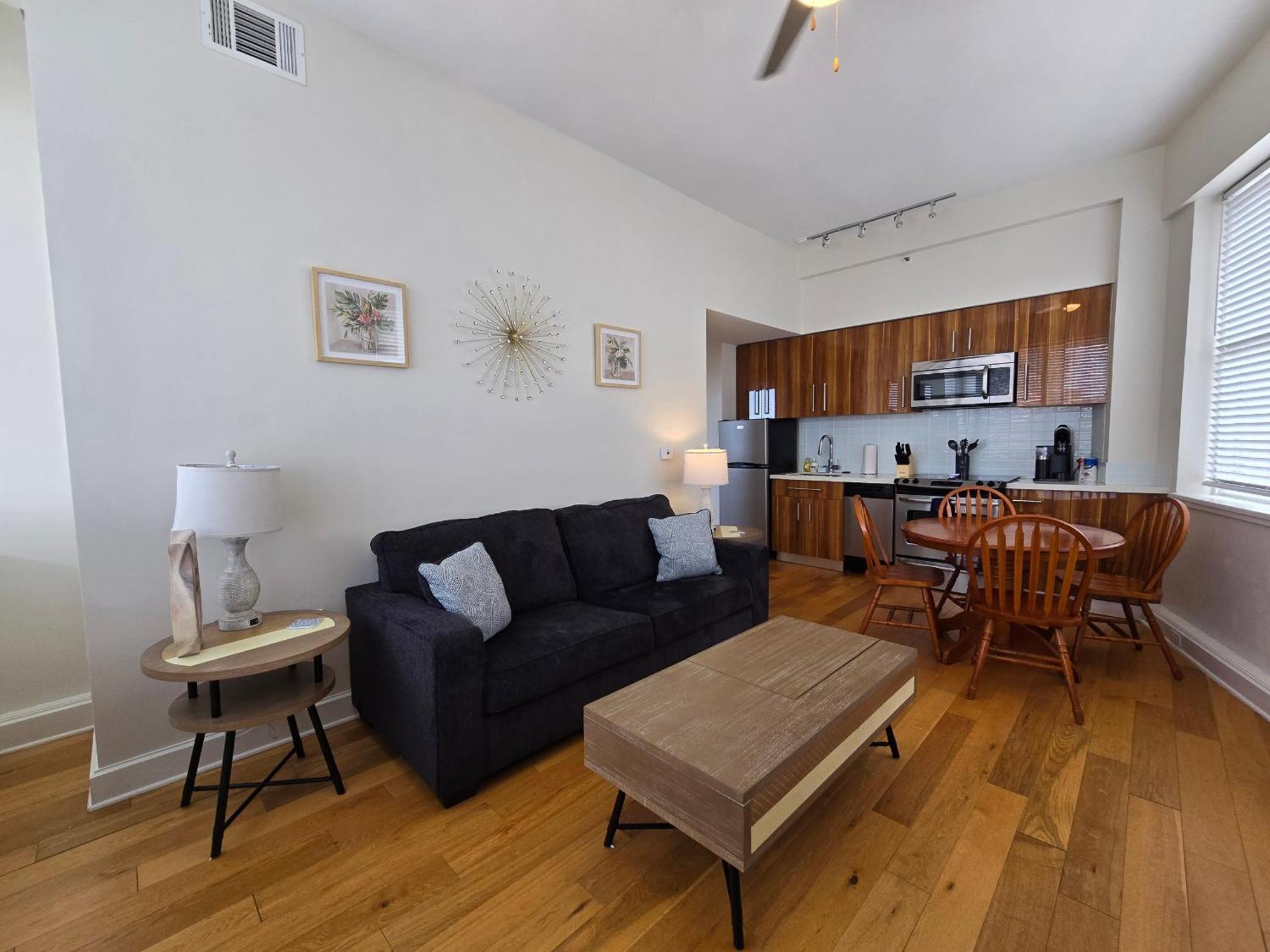 Amazing Condos Beautiful View 2 Blocks To French Quarter, Small Rooftop Pool, Gym, Seanger Theater, Super Dome, And Bourbon St New Orleans Bilik gambar