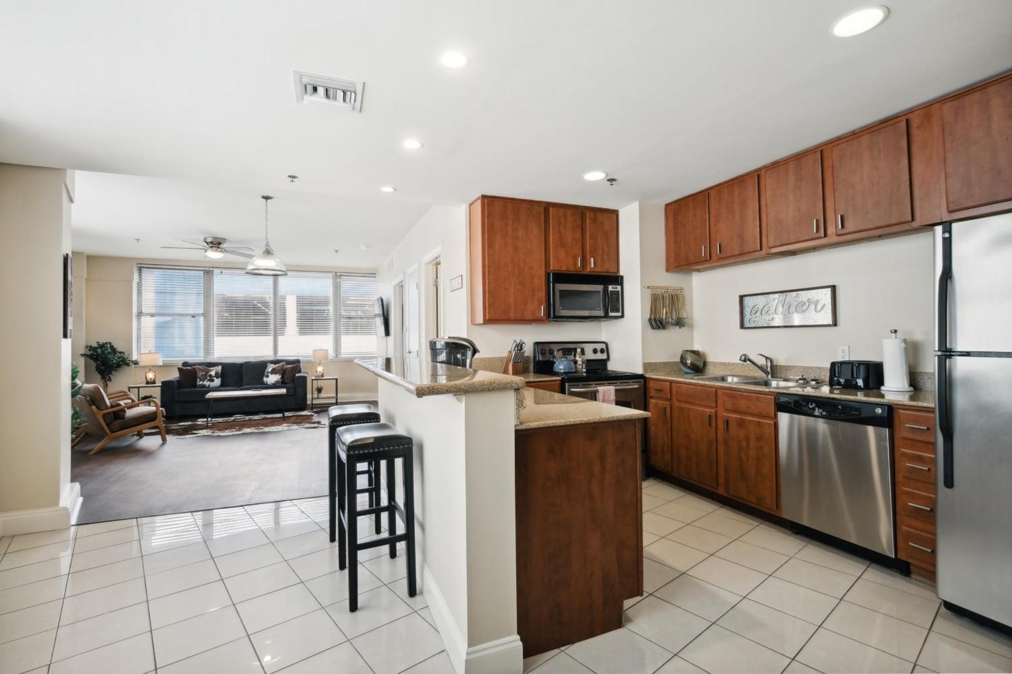 Amazing Condos Beautiful View 2 Blocks To French Quarter, Small Rooftop Pool, Gym, Seanger Theater, Super Dome, And Bourbon St New Orleans Bilik gambar