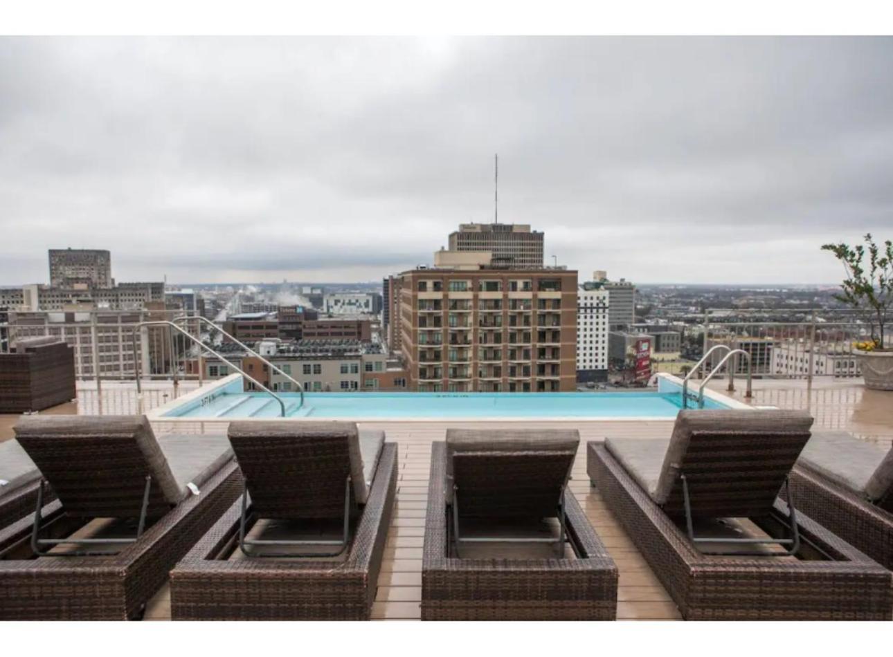 Amazing Condos Beautiful View 2 Blocks To French Quarter, Small Rooftop Pool, Gym, Seanger Theater, Super Dome, And Bourbon St New Orleans Luaran gambar