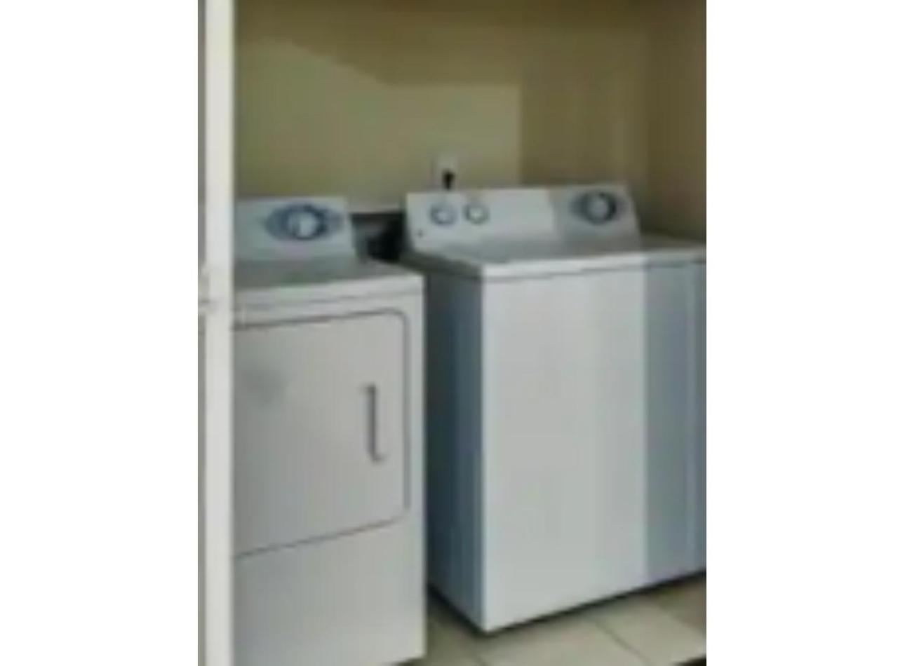 Amazing Condos Beautiful View 2 Blocks To French Quarter, Small Rooftop Pool, Gym, Seanger Theater, Super Dome, And Bourbon St New Orleans Bilik gambar