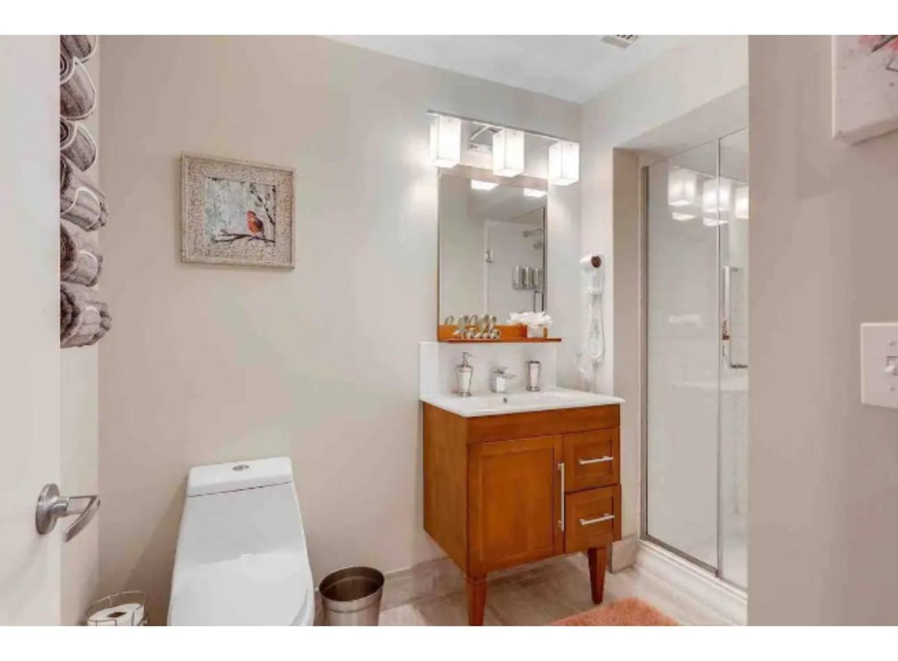 Amazing Condos Beautiful View 2 Blocks To French Quarter, Small Rooftop Pool, Gym, Seanger Theater, Super Dome, And Bourbon St New Orleans Bilik gambar