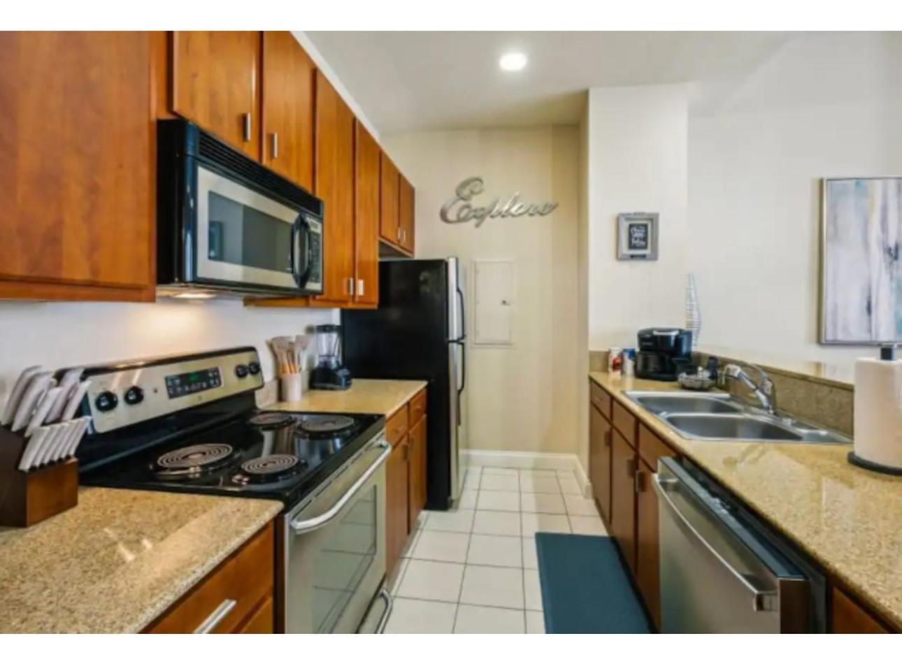 Amazing Condos Beautiful View 2 Blocks To French Quarter, Small Rooftop Pool, Gym, Seanger Theater, Super Dome, And Bourbon St New Orleans Bilik gambar