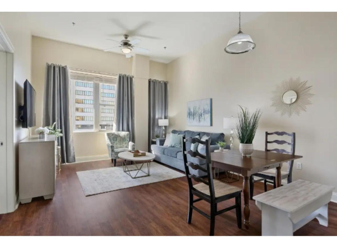 Amazing Condos Beautiful View 2 Blocks To French Quarter, Small Rooftop Pool, Gym, Seanger Theater, Super Dome, And Bourbon St New Orleans Bilik gambar