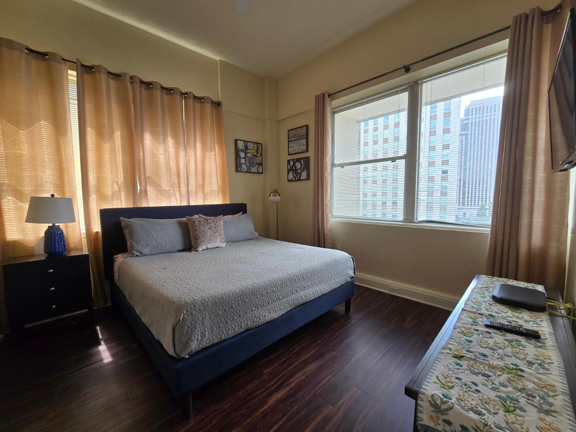 Amazing Condos Beautiful View 2 Blocks To French Quarter, Small Rooftop Pool, Gym, Seanger Theater, Super Dome, And Bourbon St New Orleans Bilik gambar