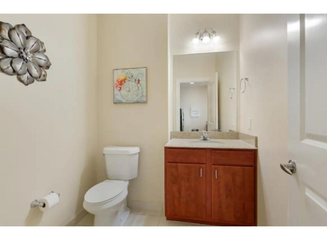 Amazing Condos Beautiful View 2 Blocks To French Quarter, Small Rooftop Pool, Gym, Seanger Theater, Super Dome, And Bourbon St New Orleans Bilik gambar